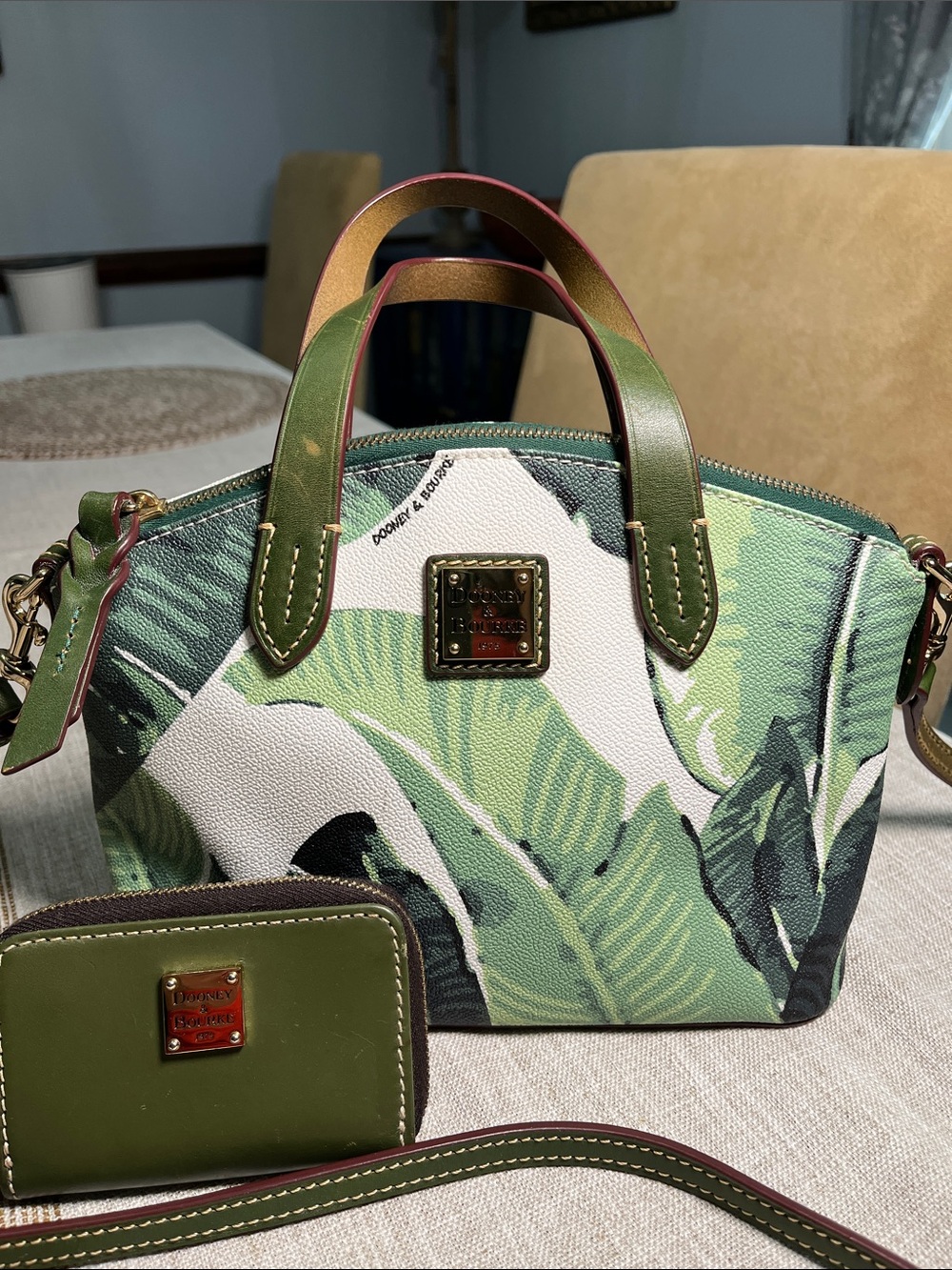 Dooney & Bourke Green Leaf Print Crossbody Satchel with Florentine card case - Picture 1 of 9